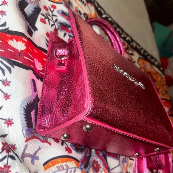 Brandon Blackwood ESR tote in metallic pink. - Picture 6 of 9